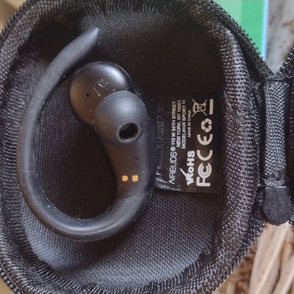 Air buds Black Wireless Earbuds with Charging Case-Air Sport X5 NWOT - Picture 2 of 2